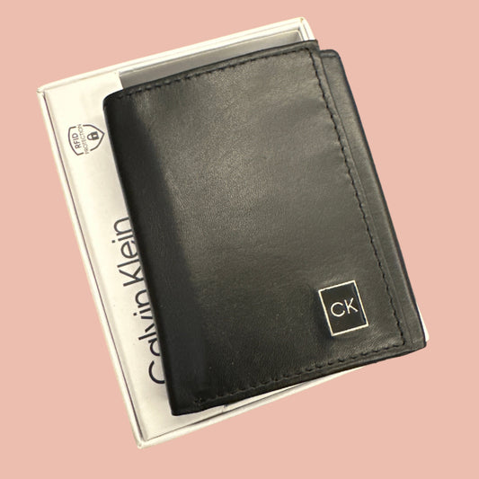 Calvin Klein Men Wallet in Box