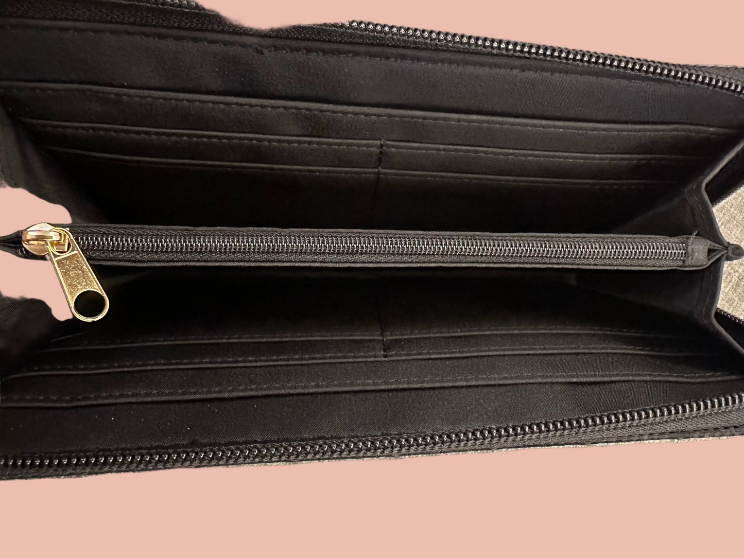 Tommy Hilfiger Logo Zipper Wallet